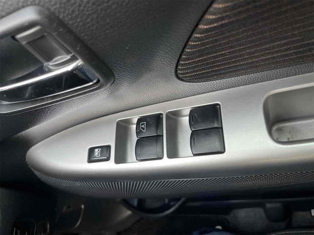 デイズ Ｘ　ＥＴＣ　バックカメラ　ナビ　ＴＶ　スマートキー　アイドリングストップ　電動格納ミラー　シートヒーター　ベンチシート　ＣＶＴ　盗難防止システム　ＡＢＳ　ＣＤ　ＵＳＢ　アルミホイール　衝突安全ボディ（11枚目）