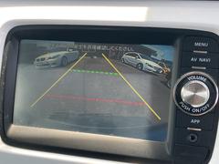 バックカメラも付いています。駐車の時に便利なのはもちろんの事、後方死角にいる子供たちに気が付くことができるので安心安全ですね 7