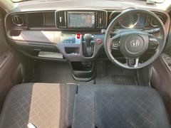 毎回座るフロントシート。運転席は必ず使用する部分ですので、座り心地が重要です！ 2