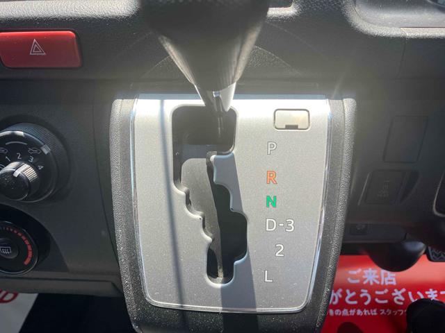 ハイエースバン 　４ＷＤ　スライドドア　ＡＴ　ミュージックプレイヤー接続可　エアコン（8枚目）