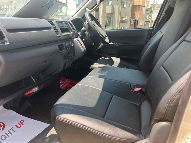 ハイエースバン 　４ＷＤ　スライドドア　ＡＴ　ミュージックプレイヤー接続可　エアコン（26枚目）