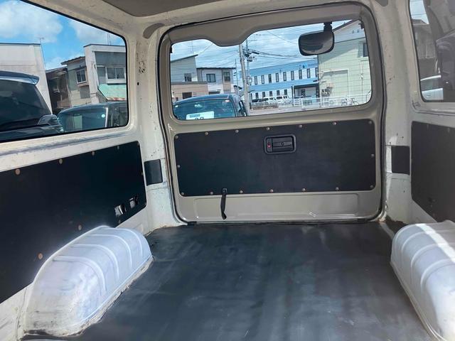ハイエースバン 　４ＷＤ　スライドドア　ＡＴ　ミュージックプレイヤー接続可　エアコン（27枚目）