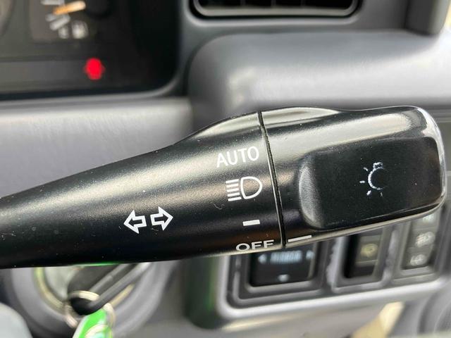 ランドクルーザー８０ 　４ＷＤ　ＥＴＣ　バックカメラ　オートクルーズコントロール　サンルーフ　ナビ　ＴＶ　オートライト　ヘッドライトウォッシャー　アルミホイール　ＡＴ　ＣＤ　ＤＶＤ再生　ＵＳＢ（9枚目）