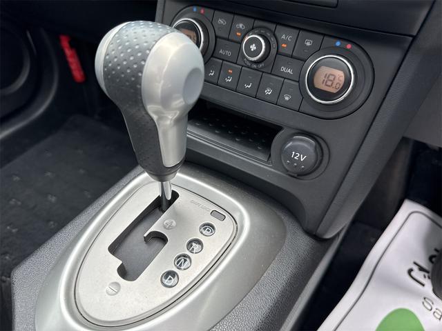デュアリス ２０Ｇ　ＦＯＵＲアーバンブラックレザーＩＩ　４ＷＤ　ドライブレコーダー　ＥＴＣ　バックカメラ　サンルーフ　ＴＶ　オートライト　ＨＩＤ　アルミホイール　スマートキー　電動格納ミラー　シートヒーター　ＣＶＴ　盗難防止システム　衝突安全ボディ　ＣＤ（7枚目）