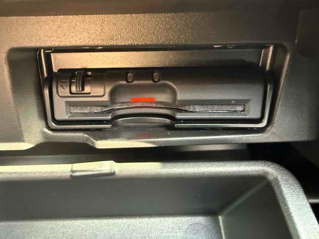 セレナ ハイウェイスター　４ＷＤ　ＥＴＣ　全周囲カメラ　ナビ　ＴＶ　クリアランスソナー　オートクルーズコントロール　パークアシスト　衝突被害軽減システム　両側電動スライドドア　スマートキー　アイドリングストップ　電動格納ミラー（30枚目）