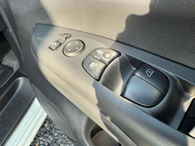 セレナ ハイウェイスター　４ＷＤ　ＥＴＣ　全周囲カメラ　ナビ　ＴＶ　クリアランスソナー　オートクルーズコントロール　パークアシスト　衝突被害軽減システム　両側電動スライドドア　スマートキー　アイドリングストップ　電動格納ミラー（38枚目）