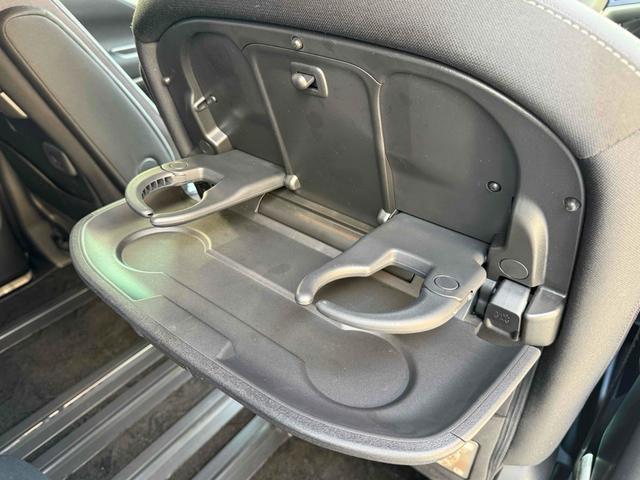 セレナ ハイウェイスター　４ＷＤ　ＥＴＣ　全周囲カメラ　ナビ　ＴＶ　クリアランスソナー　オートクルーズコントロール　パークアシスト　衝突被害軽減システム　両側電動スライドドア　スマートキー　アイドリングストップ　電動格納ミラー（42枚目）