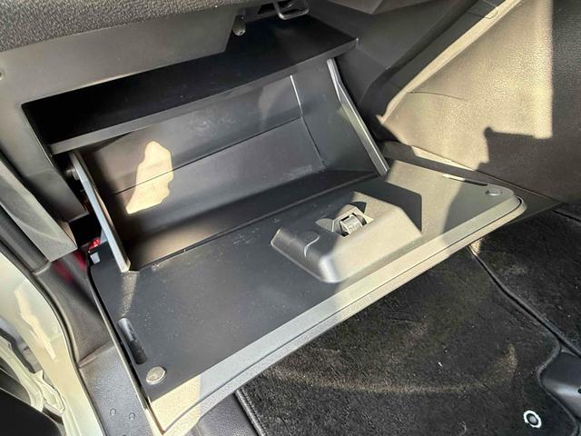 セレナ ハイウェイスター　４ＷＤ　ＥＴＣ　全周囲カメラ　ナビ　ＴＶ　クリアランスソナー　オートクルーズコントロール　パークアシスト　衝突被害軽減システム　両側電動スライドドア　スマートキー　アイドリングストップ　電動格納ミラー（57枚目）