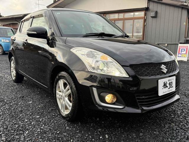 スイフト スタイル－ＤＪＥ　４ＷＤ　オートクルーズコントロール　アルミホイール　オートライト　スマートキー　アイドリングストップ　シートヒーター　ＣＶＴ　盗難防止システム　衝突安全ボディ　ＡＢＳ　ＥＳＣ　ＣＤ　エアコン（3枚目）