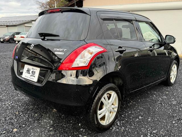 スイフト スタイル－ＤＪＥ　４ＷＤ　オートクルーズコントロール　アルミホイール　オートライト　スマートキー　アイドリングストップ　シートヒーター　ＣＶＴ　盗難防止システム　衝突安全ボディ　ＡＢＳ　ＥＳＣ　ＣＤ　エアコン（5枚目）