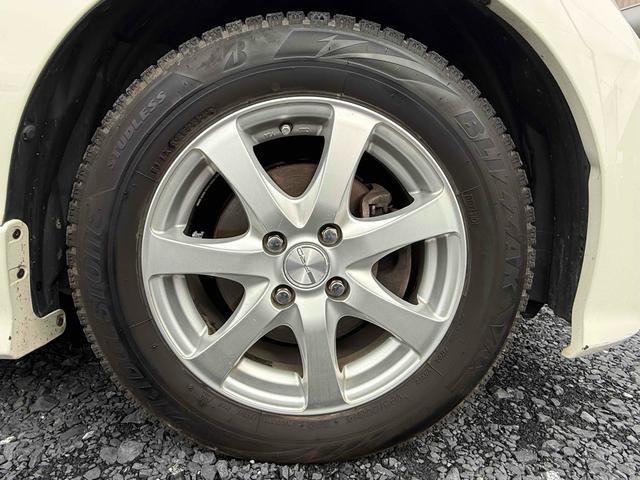 フリード Ｇ　ジャストセレクション　ＴＶ　両側スライド・片側電動　ＨＩＤ　キーレスエントリー　電動格納ミラー　３列シート　ＣＶＴ　アルミホイール　ＣＤ　衝突安全ボディ　ＡＢＳ　エアコン　パワーステアリング　パワーウィンドウ（11枚目）