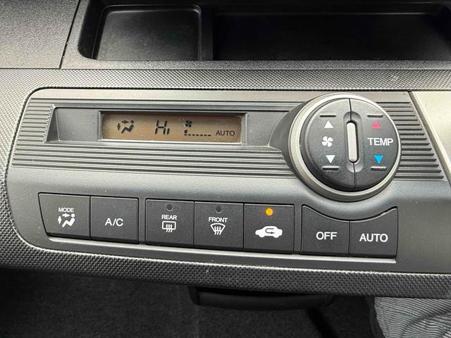 フリード Ｇ　ジャストセレクション　ＴＶ　両側スライド・片側電動　ＨＩＤ　キーレスエントリー　電動格納ミラー　３列シート　ＣＶＴ　アルミホイール　ＣＤ　衝突安全ボディ　ＡＢＳ　エアコン　パワーステアリング　パワーウィンドウ（15枚目）