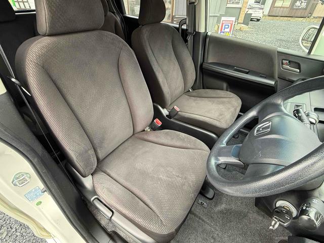 フリード Ｇ　ジャストセレクション　ＴＶ　両側スライド・片側電動　ＨＩＤ　キーレスエントリー　電動格納ミラー　３列シート　ＣＶＴ　アルミホイール　ＣＤ　衝突安全ボディ　ＡＢＳ　エアコン　パワーステアリング　パワーウィンドウ（20枚目）