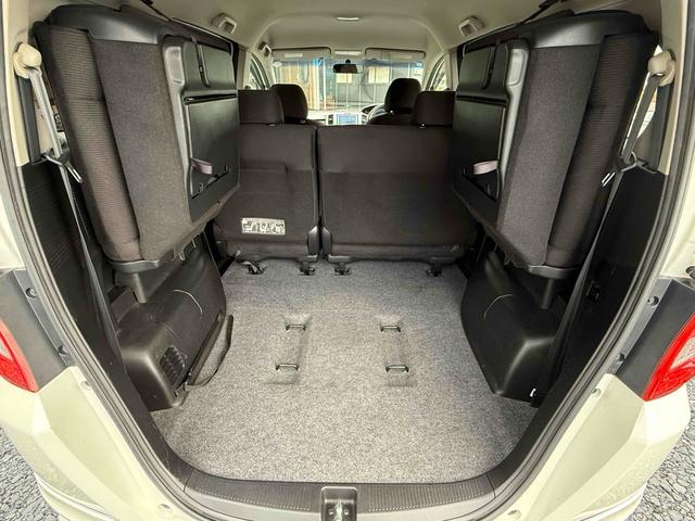 フリード Ｇ　ジャストセレクション　ＴＶ　両側スライド・片側電動　ＨＩＤ　キーレスエントリー　電動格納ミラー　３列シート　ＣＶＴ　アルミホイール　ＣＤ　衝突安全ボディ　ＡＢＳ　エアコン　パワーステアリング　パワーウィンドウ（22枚目）