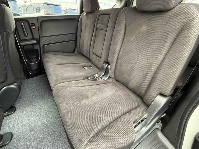 フリード Ｇ　ジャストセレクション　ＴＶ　両側スライド・片側電動　ＨＩＤ　キーレスエントリー　電動格納ミラー　３列シート　ＣＶＴ　アルミホイール　ＣＤ　衝突安全ボディ　ＡＢＳ　エアコン　パワーステアリング　パワーウィンドウ（26枚目）