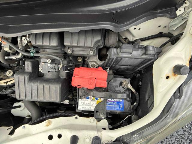 フリード Ｇ　ジャストセレクション　ＴＶ　両側スライド・片側電動　ＨＩＤ　キーレスエントリー　電動格納ミラー　３列シート　ＣＶＴ　アルミホイール　ＣＤ　衝突安全ボディ　ＡＢＳ　エアコン　パワーステアリング　パワーウィンドウ（33枚目）