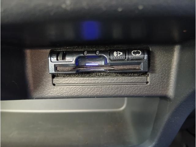 ワゴンＲ ＦＸ　キーレスエントリー　アイドリングストップ　ベンチシート　ＣＶＴ　盗難防止システム　ＡＢＳ　ＣＤ　衝突安全ボディ　エアコン　パワーステアリング　パワーウィンドウ（10枚目）