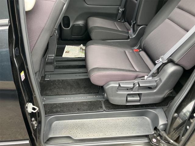 セレナ ハイウェイスター　ＶセレクションＩＩ　４ＷＤ　ドライブレコーダー　ＥＴＣ　全周囲カメラ　ナビ　ＴＶ　オートクルーズコントロール　パークアシスト　衝突被害軽減システム　両側電動スライドドア　オートライト　ＬＥＤヘッドランプ　スマートキー（22枚目）