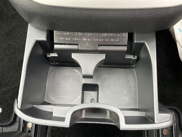 セレナ ハイウェイスター　ＶセレクションＩＩ　４ＷＤ　ドライブレコーダー　ＥＴＣ　全周囲カメラ　ナビ　ＴＶ　オートクルーズコントロール　パークアシスト　衝突被害軽減システム　両側電動スライドドア　オートライト　ＬＥＤヘッドランプ　スマートキー（42枚目）