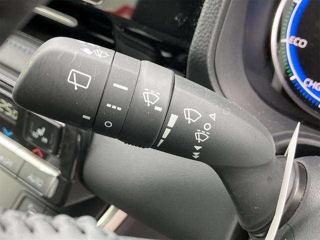 ヴォクシー ハイブリッドＳ－Ｚ　４ＷＤ　ドライブレコーダー　バックカメラ　ナビ　ＴＶ　オートクルーズコントロール　レーンアシスト　パークアシスト　衝突被害軽減システム　両側電動スライドドア　オートマチックハイビーム　オートライト（17枚目）