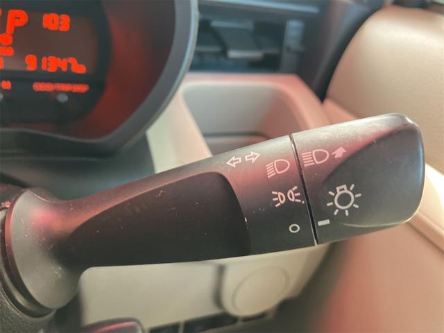 ムーヴ Ｌ　ＳＡＩＩＩ　４ＷＤ　ＥＴＣ　衝突被害軽減システム　オートマチックハイビーム　キーレスエントリー　アイドリングストップ　電動格納ミラー　シートヒーター　ベンチシート　ＣＶＴ　盗難防止システム　ＡＢＳ　ＥＳＣ　ＣＤ（13枚目）