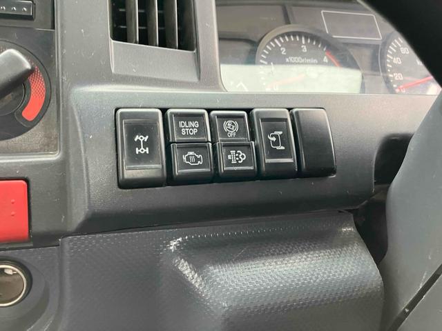 エルフトラック 　４ＷＤ　トラック　ＭＴ　アイドリングストップ　電動格納ミラー　エアコン　パワーウィンドウ　運転席エアバッグ（6枚目）