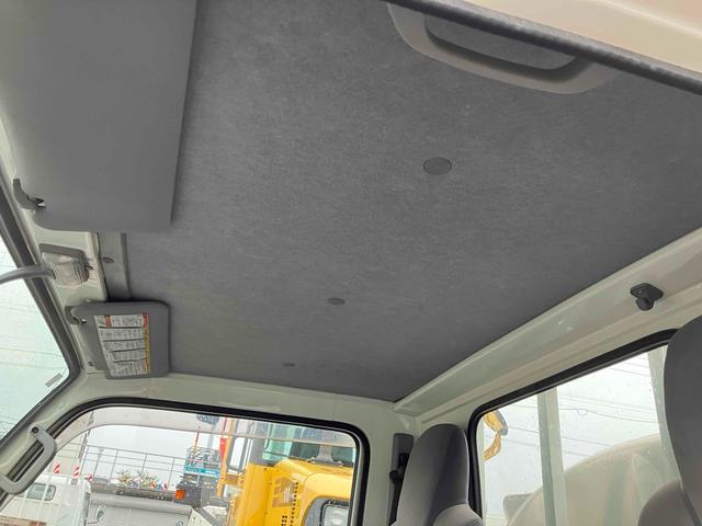 エルフトラック 　４ＷＤ　トラック　ＭＴ　アイドリングストップ　電動格納ミラー　エアコン　パワーウィンドウ　運転席エアバッグ（23枚目）