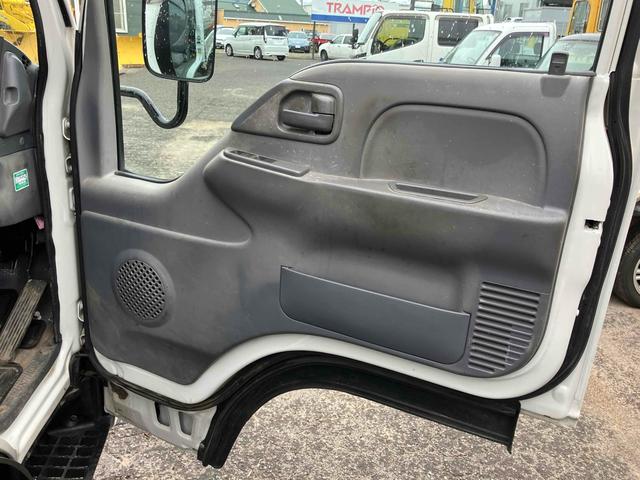 エルフトラック 　４ＷＤ　トラック　ＭＴ　アイドリングストップ　電動格納ミラー　エアコン　パワーウィンドウ　運転席エアバッグ（27枚目）