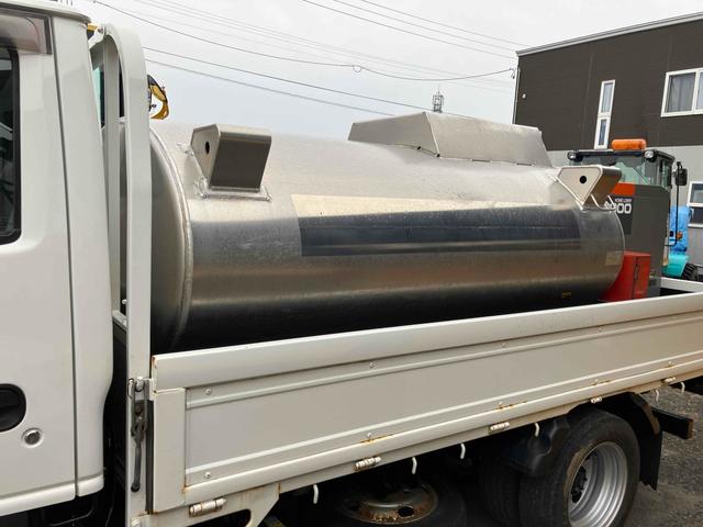 エルフトラック 　４ＷＤ　トラック　ＭＴ　アイドリングストップ　電動格納ミラー　エアコン　パワーウィンドウ　運転席エアバッグ（28枚目）