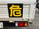 　４ＷＤ　トラック　ＭＴ　アイドリングストップ　電動格納ミラー　エアコン　パワーウィンドウ　運転席エアバッグ（18枚目）