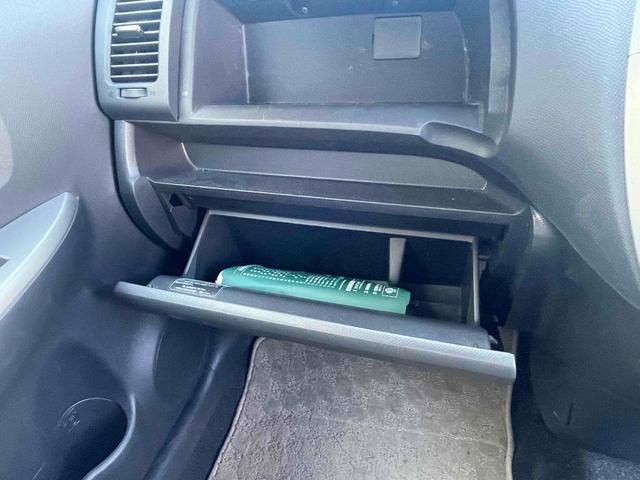 ラクティス Ｘ　Ｌパッケージ　４ＷＤ　スマートキー　電動格納ミラー　ＡＴ　盗難防止システム　衝突安全ボディ　ＡＢＳ　エアコン　パワーステアリング　パワーウィンドウ（4枚目）