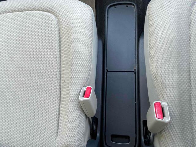 ラクティス Ｘ　Ｌパッケージ　４ＷＤ　スマートキー　電動格納ミラー　ＡＴ　盗難防止システム　衝突安全ボディ　ＡＢＳ　エアコン　パワーステアリング　パワーウィンドウ（8枚目）