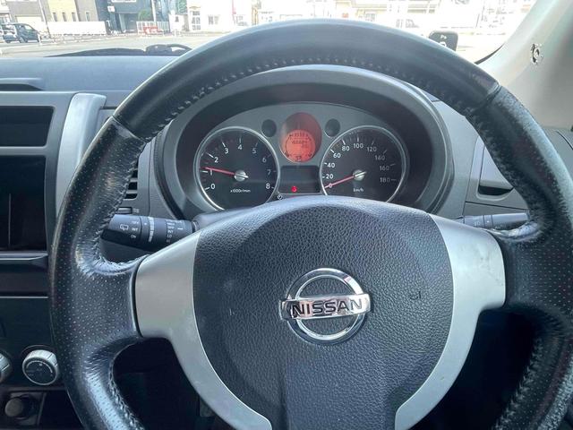 エクストレイル 20X 4WD クリアランスソナー アルミホイール キーレスエントリー CVT 衝突安全ボディ ABS ESC エアコン パワーステアリング パワーウィンドウ 運転席エアバッグ 助手席エアバッグ(3枚目)