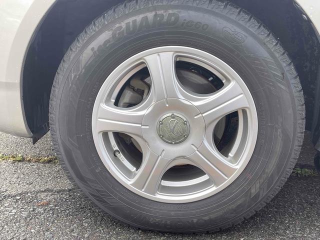 カローラ ラグゼール 4WD ナビ アルミホイール オートライト HID AT キーレスエントリー 電動格納ミラー 盗難防止システム パワーシート 衝突安全ボディ ABS エアコン パワーステアリング パワーウィンドウ(6枚目)