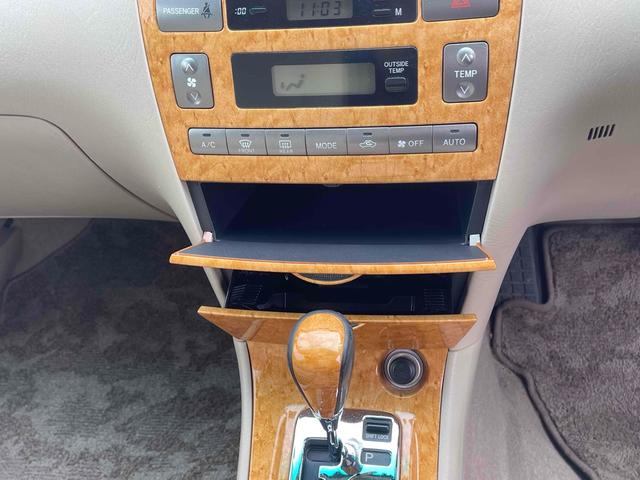 カローラ ラグゼール 4WD ナビ アルミホイール オートライト HID AT キーレスエントリー 電動格納ミラー 盗難防止システム パワーシート 衝突安全ボディ ABS エアコン パワーステアリング パワーウィンドウ(10枚目)