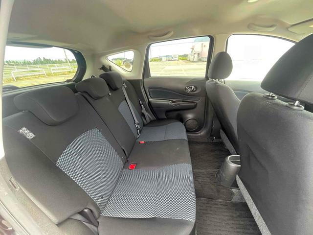 ノート Ｘ　ＦＯＵＲ　エマージェンシーブレーキパッケージ　４ＷＤ　ＥＴＣ　レーンアシスト　衝突被害軽減システム　アルミホイール　スマートキー　電動格納ミラー　ＣＶＴ　盗難防止システム　衝突安全ボディ　ＡＢＳ　ＥＳＣ　エアコン　パワーステアリング（10枚目）