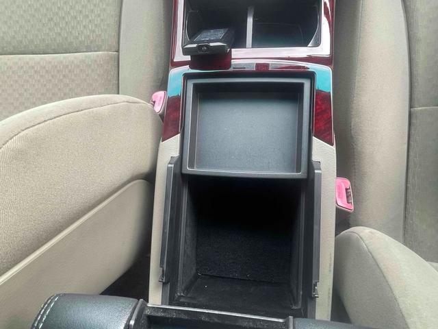 マークＸ ２５０Ｇ　Ｆｏｕｒ　Ｌパッケージ　４ＷＤ　バックカメラ　アルミホイール　ＨＩＤ　ＡＴ　スマートキー　盗難防止システム　パワーシート　ＣＤ　ＭＤ　衝突安全ボディ　ＡＢＳ　エアコン（5枚目）