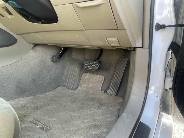 マークＸ ２５０Ｇ　Ｆｏｕｒ　Ｌパッケージ　４ＷＤ　バックカメラ　アルミホイール　ＨＩＤ　ＡＴ　スマートキー　盗難防止システム　パワーシート　ＣＤ　ＭＤ　衝突安全ボディ　ＡＢＳ　エアコン（12枚目）