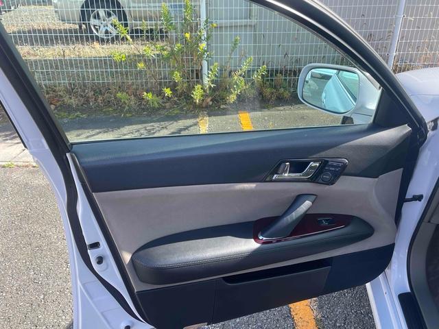 マークＸ ２５０Ｇ　Ｆｏｕｒ　Ｌパッケージ　４ＷＤ　バックカメラ　アルミホイール　ＨＩＤ　ＡＴ　スマートキー　盗難防止システム　パワーシート　ＣＤ　ＭＤ　衝突安全ボディ　ＡＢＳ　エアコン（26枚目）