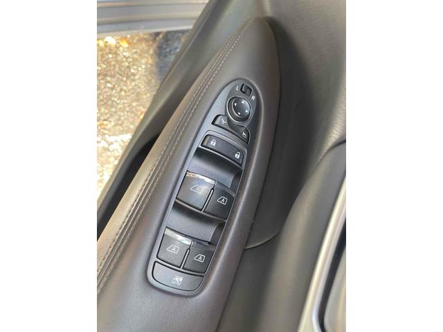 フーガハイブリッド ベースグレード　ＥＴＣ　オートクルーズコントロール　衝突被害軽減システム　バックカメラ　アルミホイール　ＨＩＤ　ＡＴ　シートエアコン　スマートキー　アイドリングストップ　電動格納ミラー　盗難防止システム　パワーシート（6枚目）