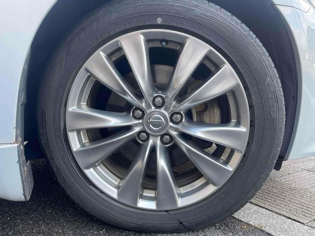 フーガハイブリッド ベースグレード　ＥＴＣ　オートクルーズコントロール　衝突被害軽減システム　バックカメラ　アルミホイール　ＨＩＤ　ＡＴ　シートエアコン　スマートキー　アイドリングストップ　電動格納ミラー　盗難防止システム　パワーシート（19枚目）