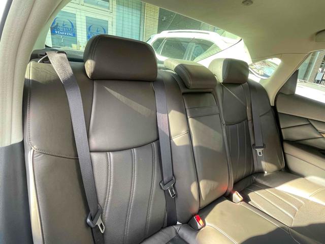 フーガハイブリッド ベースグレード　ＥＴＣ　オートクルーズコントロール　衝突被害軽減システム　バックカメラ　アルミホイール　ＨＩＤ　ＡＴ　シートエアコン　スマートキー　アイドリングストップ　電動格納ミラー　盗難防止システム　パワーシート（27枚目）