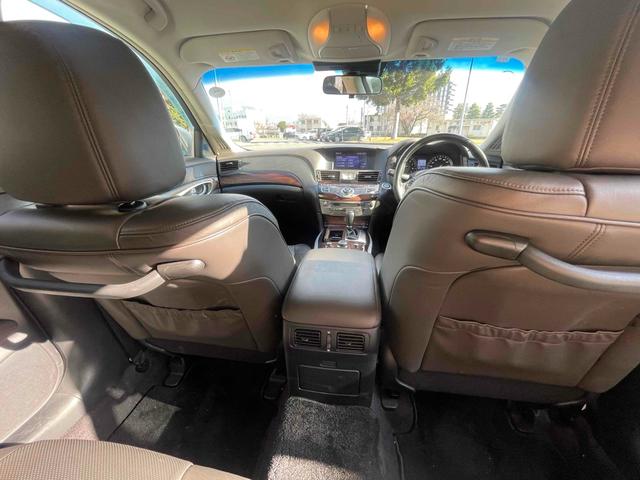 フーガハイブリッド ベースグレード　ＥＴＣ　オートクルーズコントロール　衝突被害軽減システム　バックカメラ　アルミホイール　ＨＩＤ　ＡＴ　シートエアコン　スマートキー　アイドリングストップ　電動格納ミラー　盗難防止システム　パワーシート（28枚目）