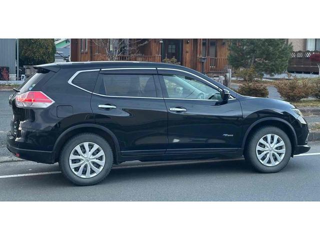 エクストレイル ２０Ｓ　ハイブリッド　エマージェンシーブレーキパック　４ＷＤ　クリアランスソナー　衝突被害軽減システム　ＬＥＤヘッドランプ　スマートキー　ＣＶＴ　盗難防止システム　衝突安全ボディ　ＣＤ　ミュージックプレイヤー接続可　ＡＢＳ　ＥＳＣ　エアコン（9枚目）