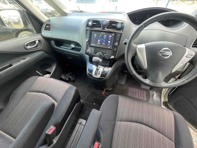 セレナ ハイウェイスター アドバンスドセーフティパッケージ 車検2年付き 4WD ETC スタッドレスタイヤ付き オートクルーズコントロール レーンアシスト 衝突被害軽減システム 両側電動スライドドア スマートキー 電動格納ミラー 3列シート(2枚目)