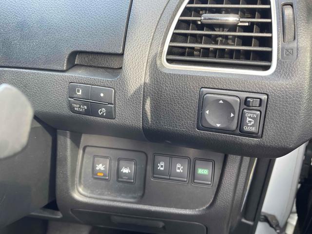 セレナ ハイウェイスター アドバンスドセーフティパッケージ 車検2年付き 4WD ETC スタッドレスタイヤ付き オートクルーズコントロール レーンアシスト 衝突被害軽減システム 両側電動スライドドア スマートキー 電動格納ミラー 3列シート(4枚目)