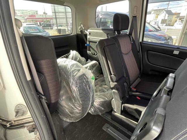 セレナ ハイウェイスター アドバンスドセーフティパッケージ 車検2年付き 4WD ETC スタッドレスタイヤ付き オートクルーズコントロール レーンアシスト 衝突被害軽減システム 両側電動スライドドア スマートキー 電動格納ミラー 3列シート(11枚目)