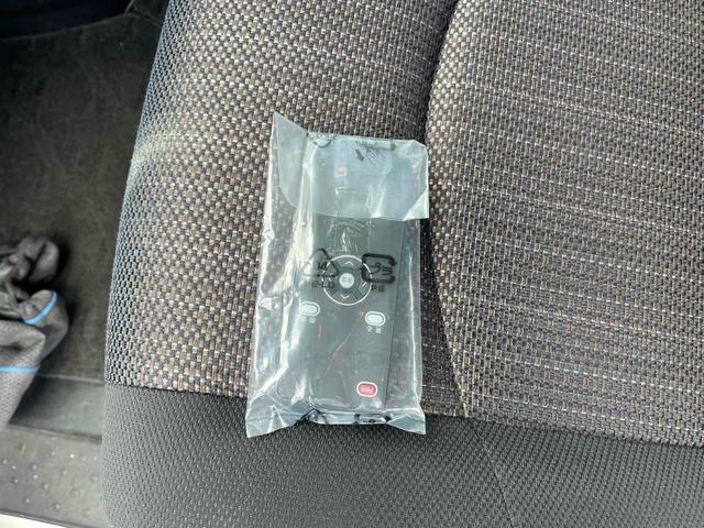 セレナ ハイウェイスター アドバンスドセーフティパッケージ 車検2年付き 4WD ETC スタッドレスタイヤ付き オートクルーズコントロール レーンアシスト 衝突被害軽減システム 両側電動スライドドア スマートキー 電動格納ミラー 3列シート(12枚目)