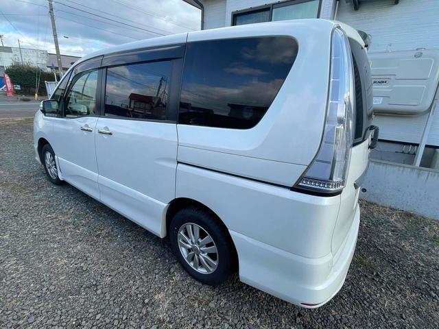 セレナ ハイウェイスター アドバンスドセーフティパッケージ 車検2年付き 4WD ETC スタッドレスタイヤ付き オートクルーズコントロール レーンアシスト 衝突被害軽減システム 両側電動スライドドア スマートキー 電動格納ミラー 3列シート(17枚目)