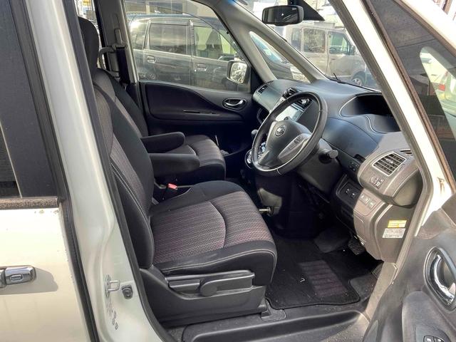 セレナ ハイウェイスター アドバンスドセーフティパッケージ 車検2年付き 4WD ETC スタッドレスタイヤ付き オートクルーズコントロール レーンアシスト 衝突被害軽減システム 両側電動スライドドア スマートキー 電動格納ミラー 3列シート(21枚目)